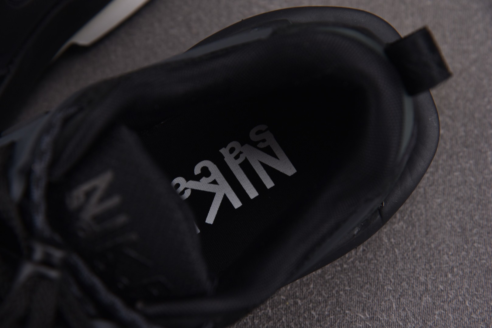 Sacai 尺码36-46

纯原版出品-NK x Zegamadome SP Sacai Black 
