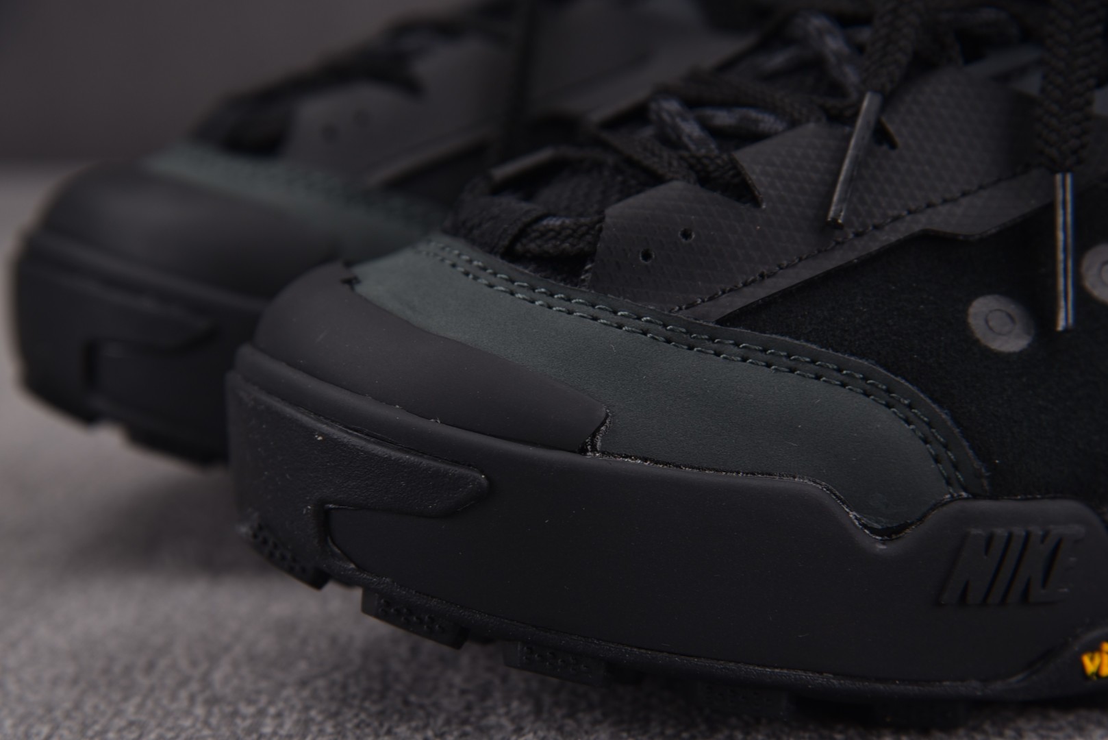 Sacai 尺码36-46

纯原版出品-NK x Zegamadome SP Sacai Black 