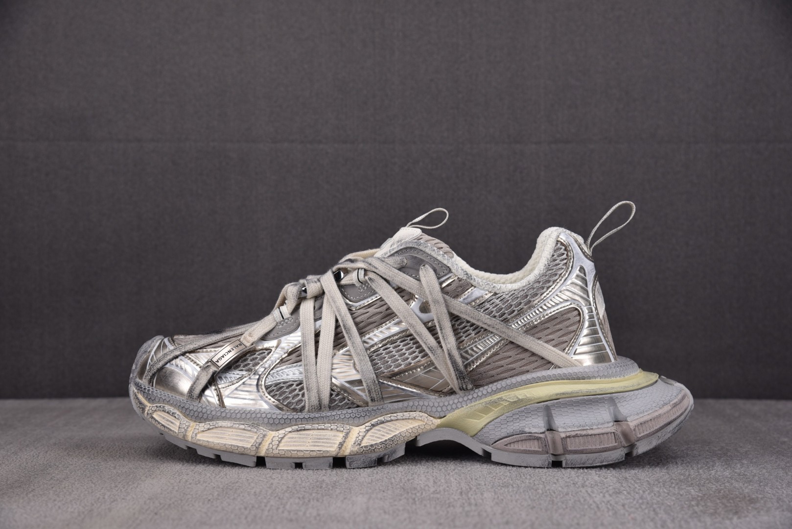 巴黎绑带 尺码36-45 偏大1码

纯原版出品-Balenciaga 3XL Extreme Lace