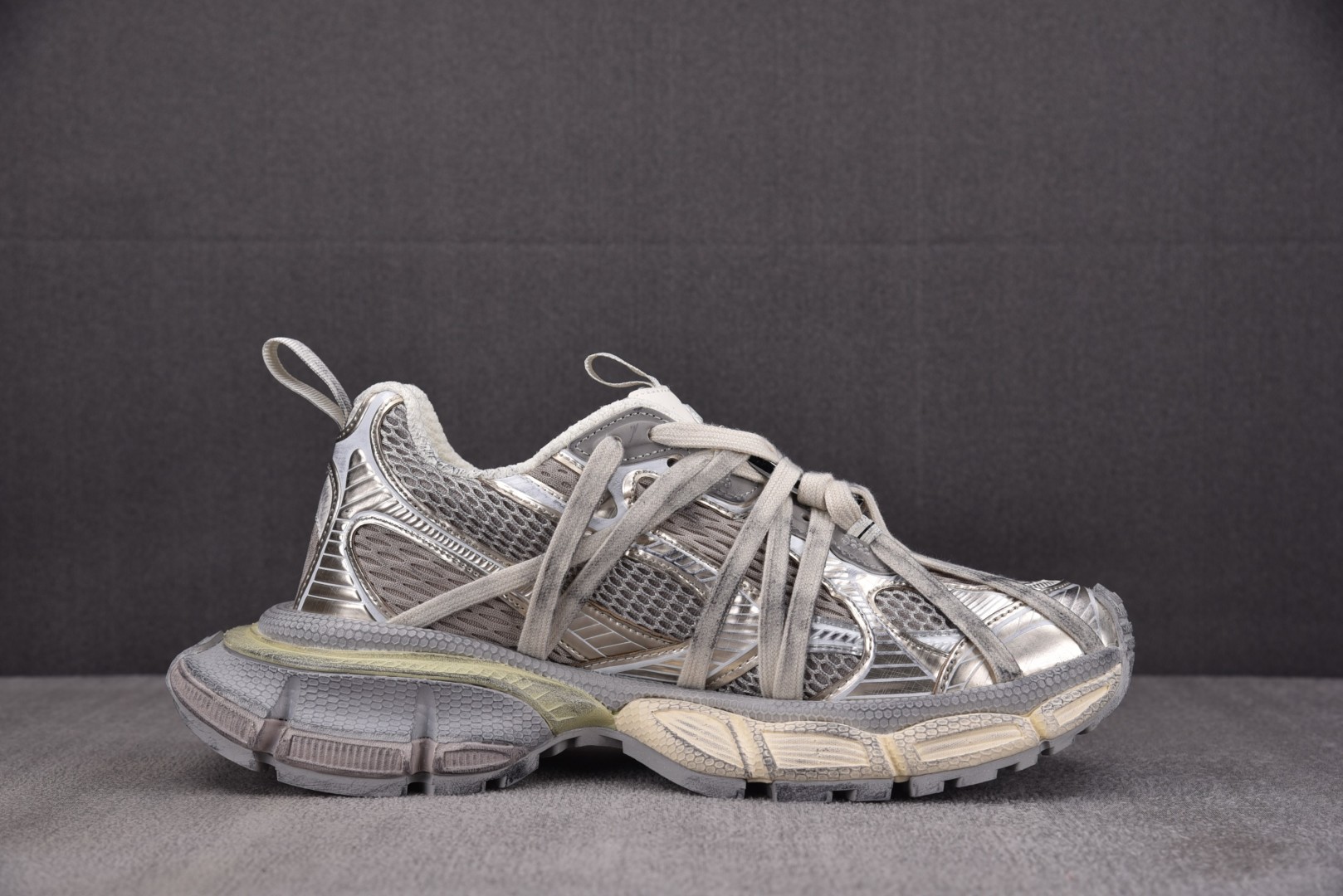 巴黎绑带 尺码36-45 偏大1码

纯原版出品-Balenciaga 3XL Extreme Lace