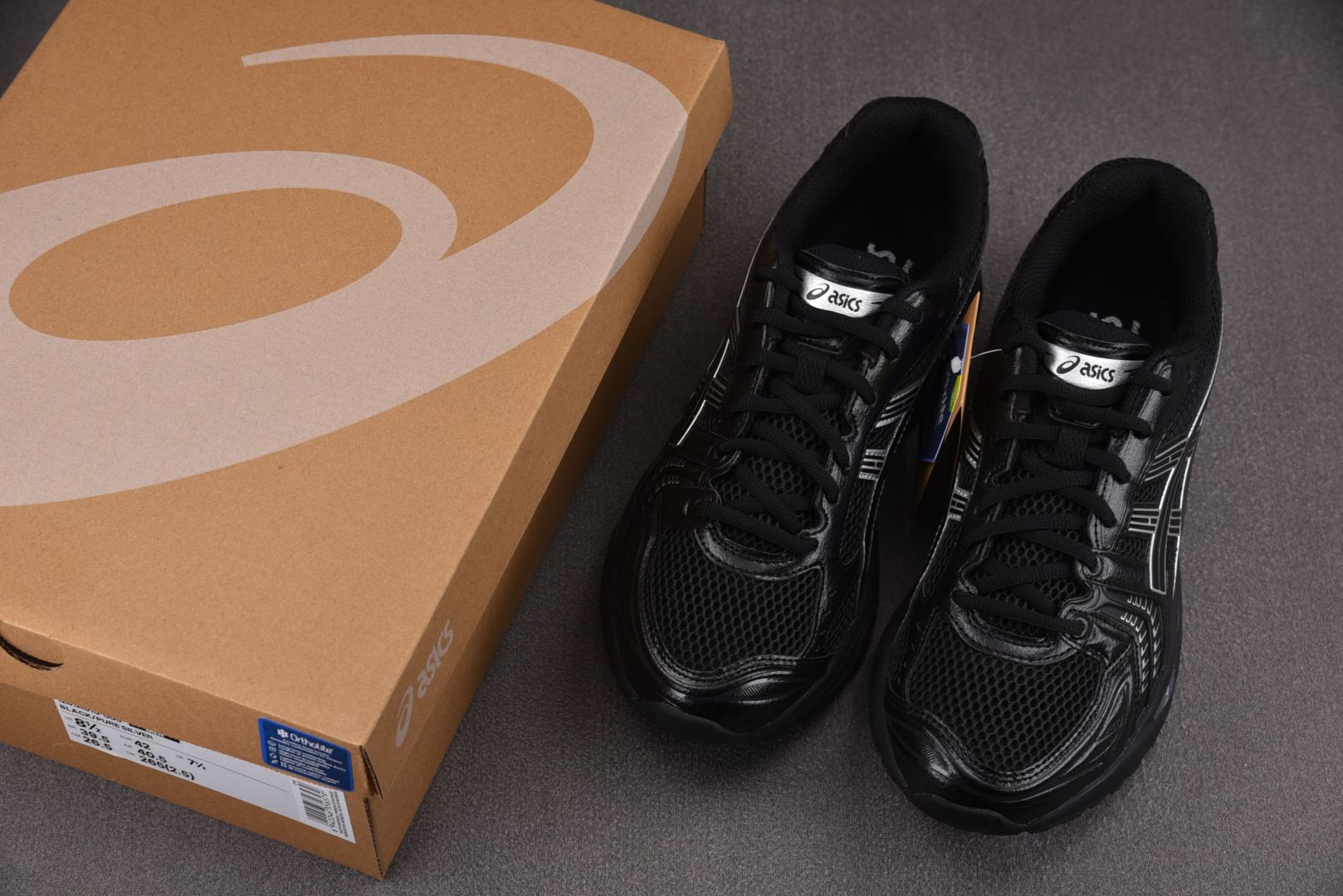 Asics 尺码36-47

纯原版出品-Asics Gel Kayano 14 Black Pure 