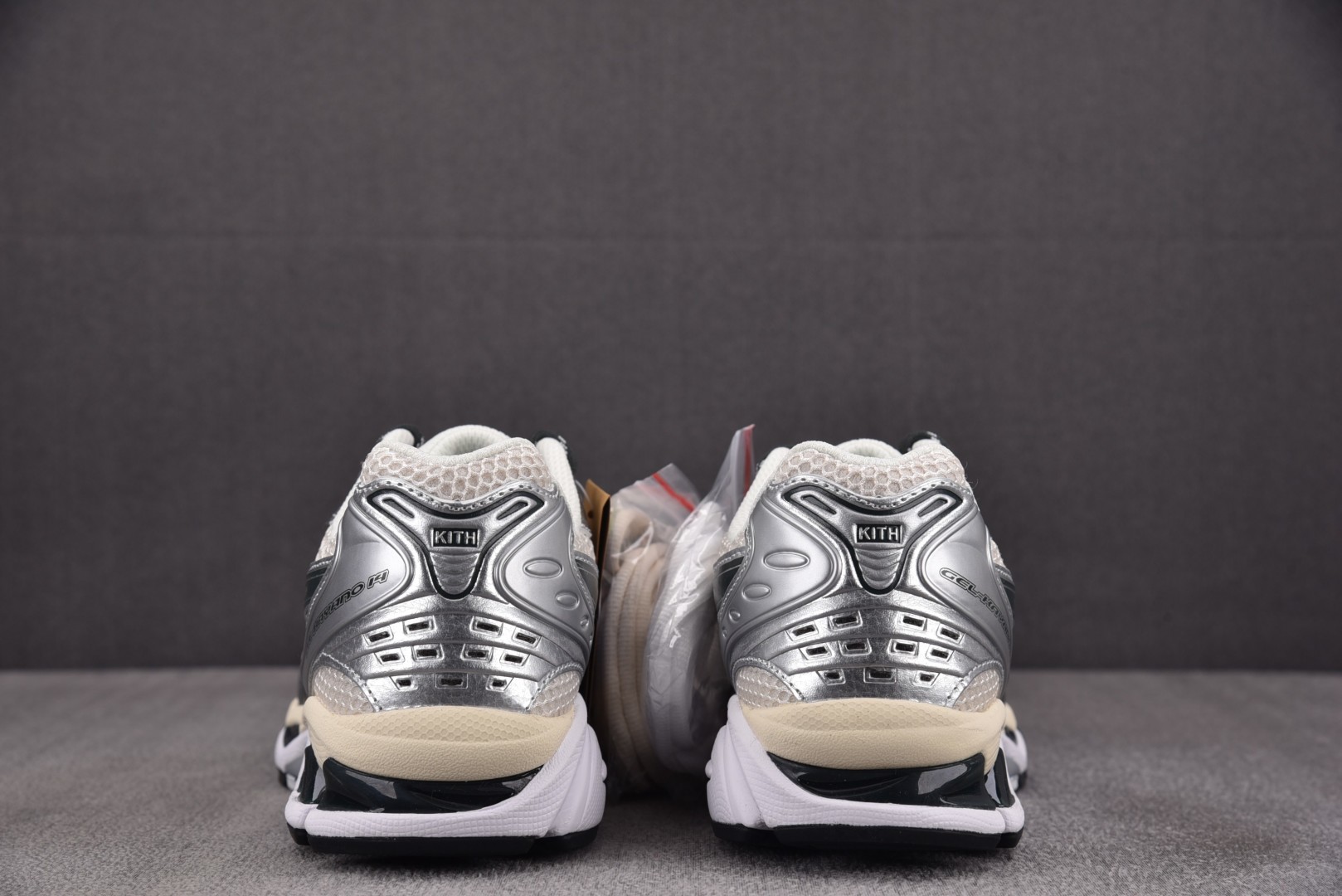 Asics 尺码36-47

纯原版出品-Asics Gel Kayano 14 Kith Cream 
