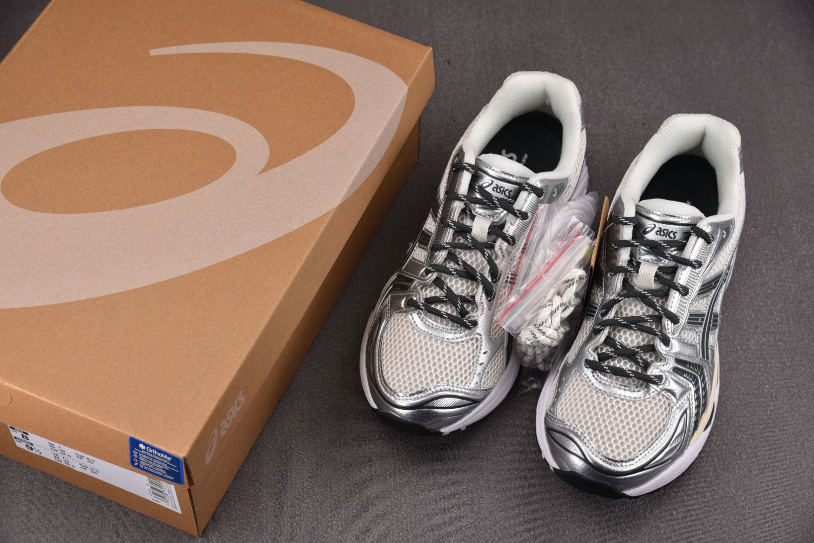 Asics 尺码36-47

纯原版出品-Asics Gel Kayano 14 Kith Cream 