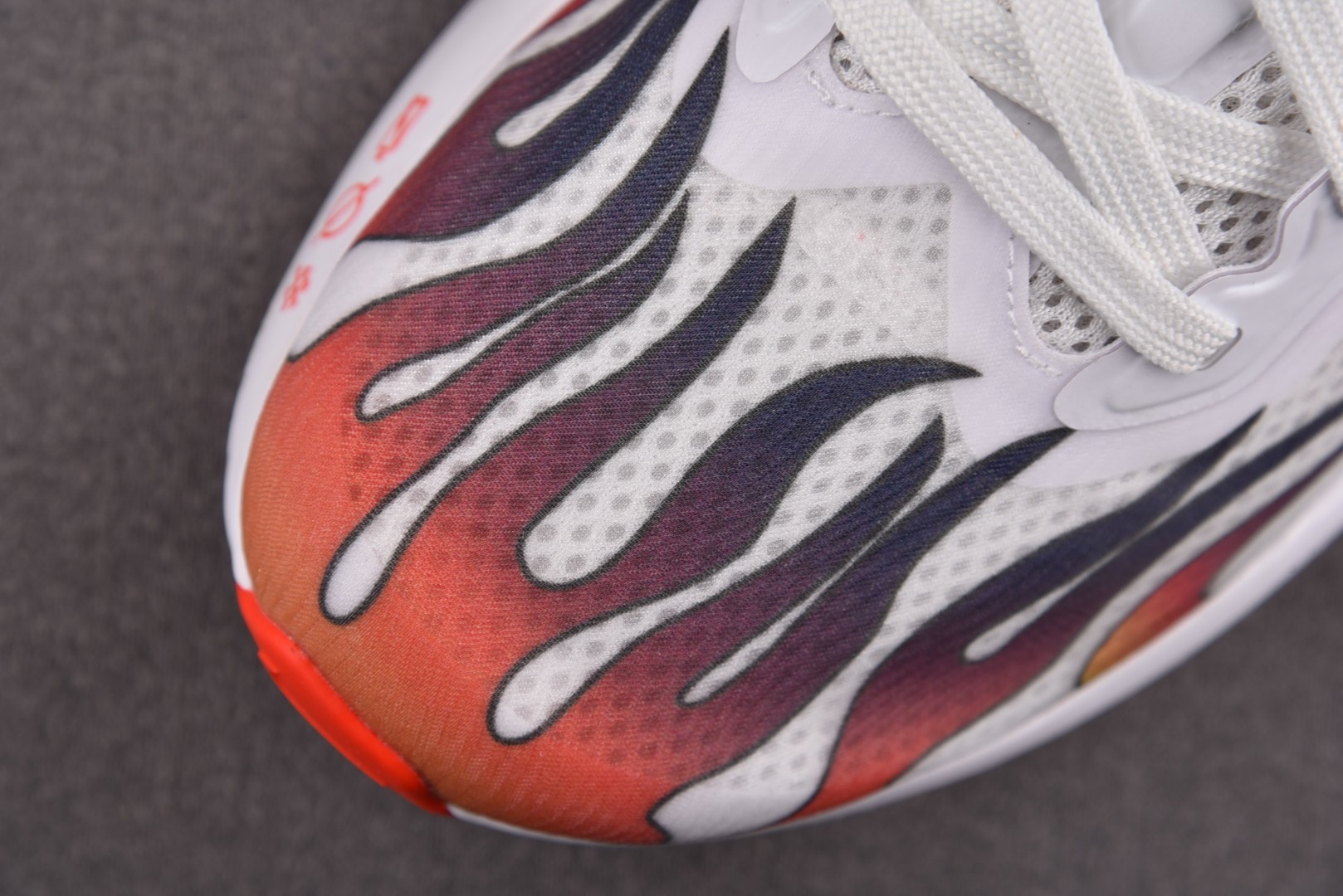 Zoom 尺码36-46

纯原版出品-Zoom Fly 6 Ekiden Pack 火焰红白 HQ34