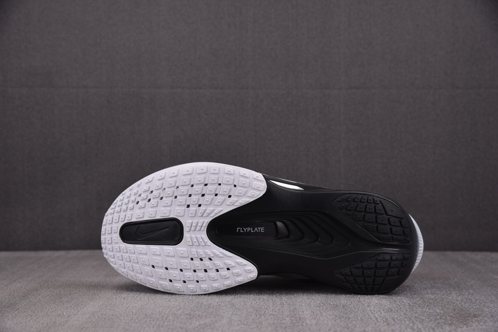 Zoom 尺码36-46

纯原版出品-Zoom Fly 6 White Smoke Grey 白烟灰 
