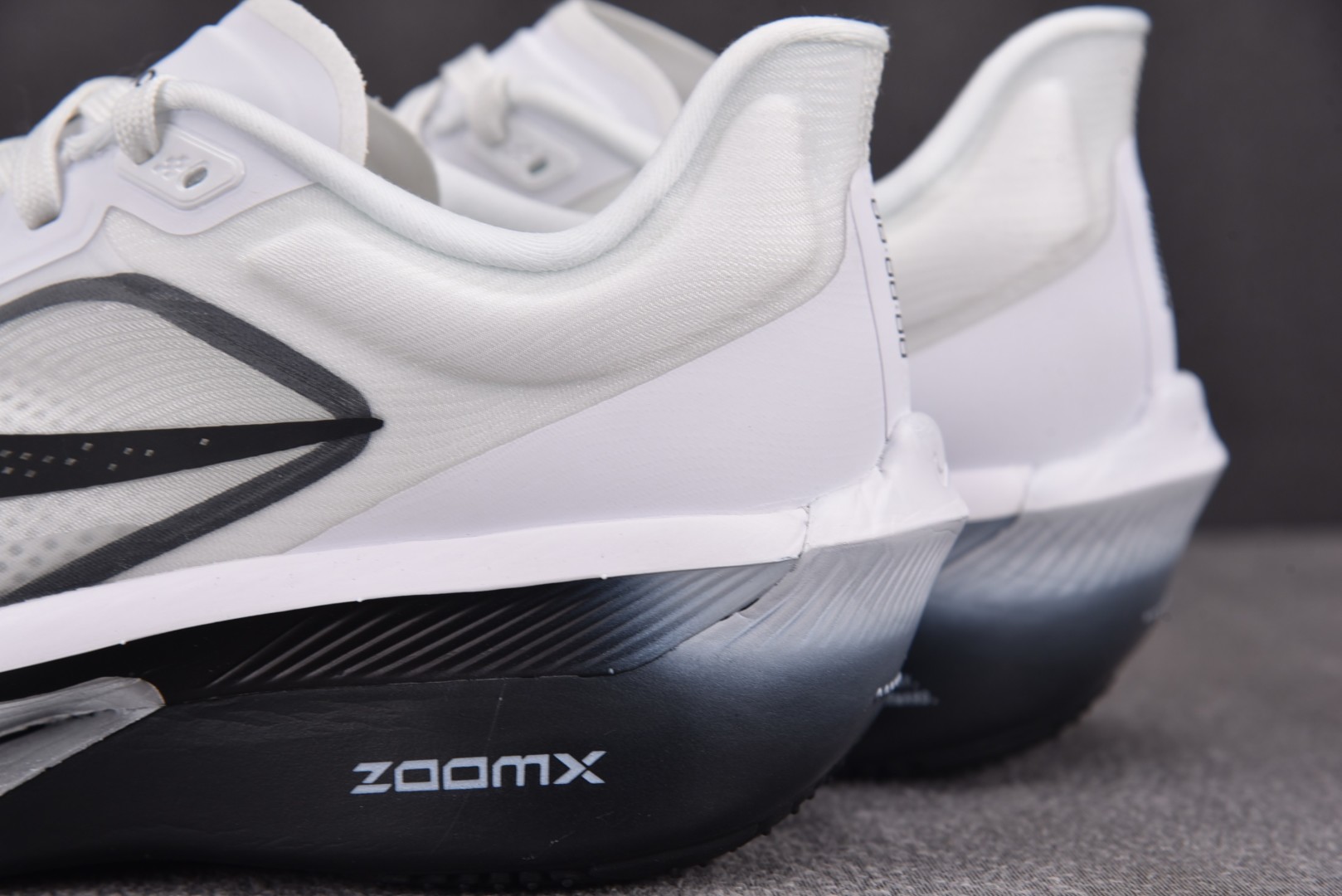 Zoom 尺码36-46

纯原版出品-Zoom Fly 6 White Smoke Grey 白烟灰 