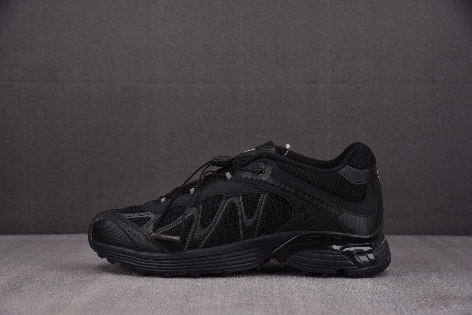 Salomon 尺码36-46

纯原版出品-Salomon XT-Whisper Black Asph