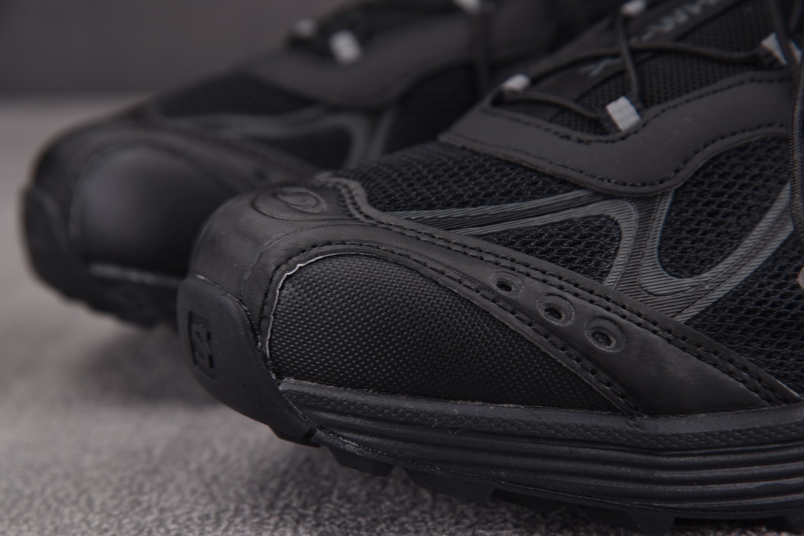 Salomon 尺码36-46

纯原版出品-Salomon XT-Whisper Black Asph