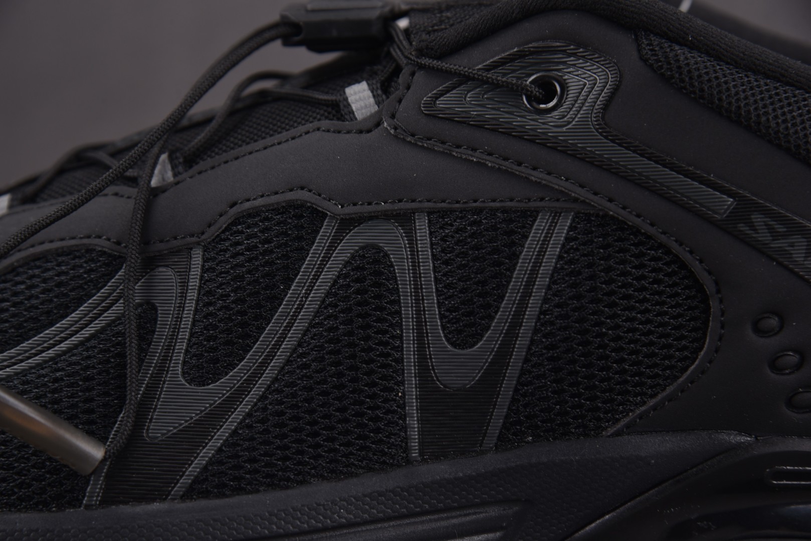 Salomon 尺码36-46

纯原版出品-Salomon XT-Whisper Black Asph