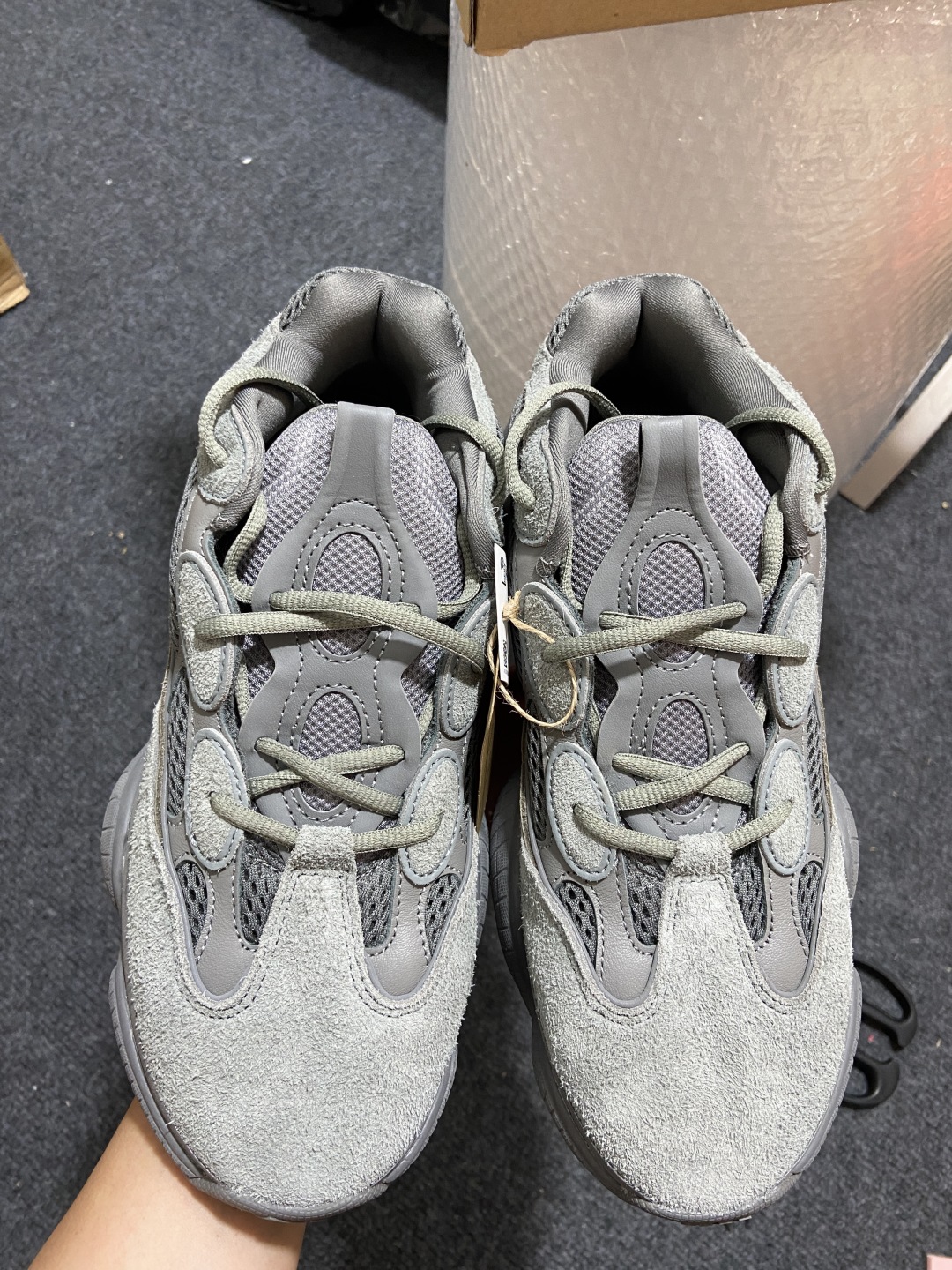 
【纯原版本】Yeezy 500 Desert Rat 大地灰 GW6373 
随意秒杀各种市面伪纯原 