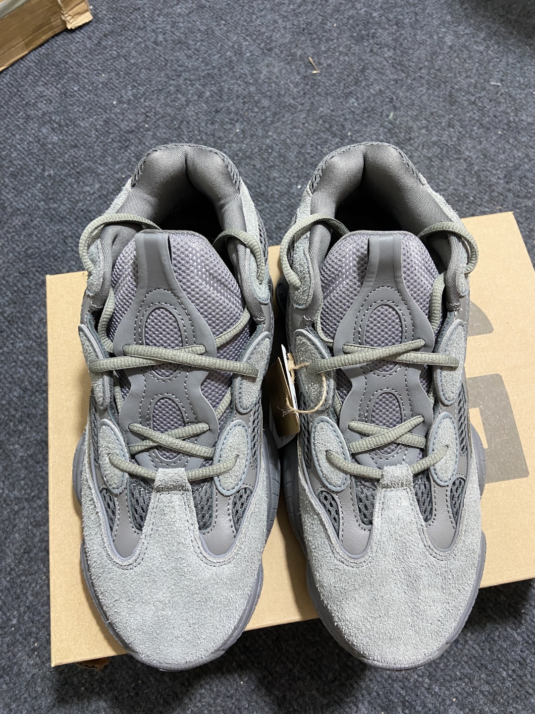 
【纯原版本】Yeezy 500 Desert Rat 大地灰 GW6373 
随意秒杀各种市面伪纯原 