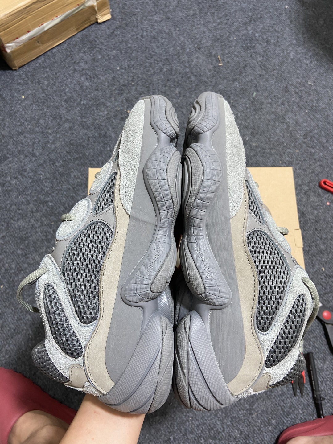
【纯原版本】Yeezy 500 Desert Rat 大地灰 GW6373 
随意秒杀各种市面伪纯原 