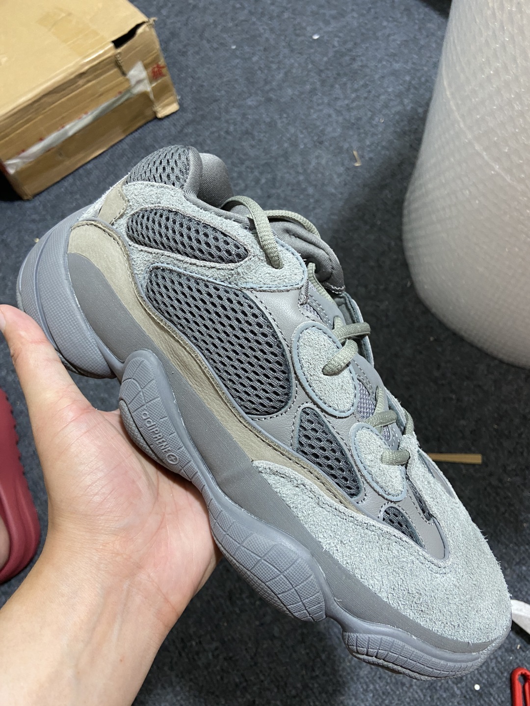 
【纯原版本】Yeezy 500 Desert Rat 大地灰 GW6373 
随意秒杀各种市面伪纯原 