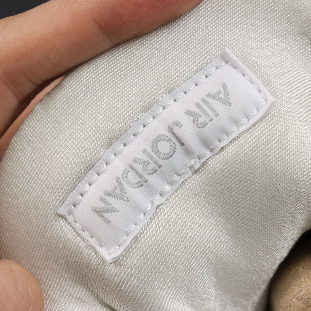 
Jordan Air Jordan 4 retro pure money 白猫 白猫-100
Size