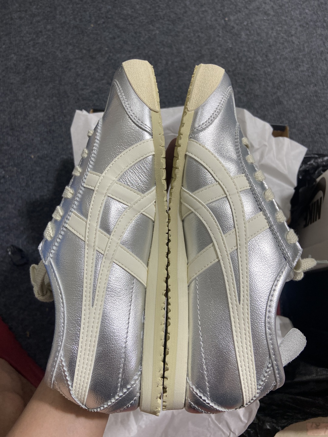 Tiger  尺码36-44.5

纯原版出品-Onitsuka Tiger MEXICO 66 白银T