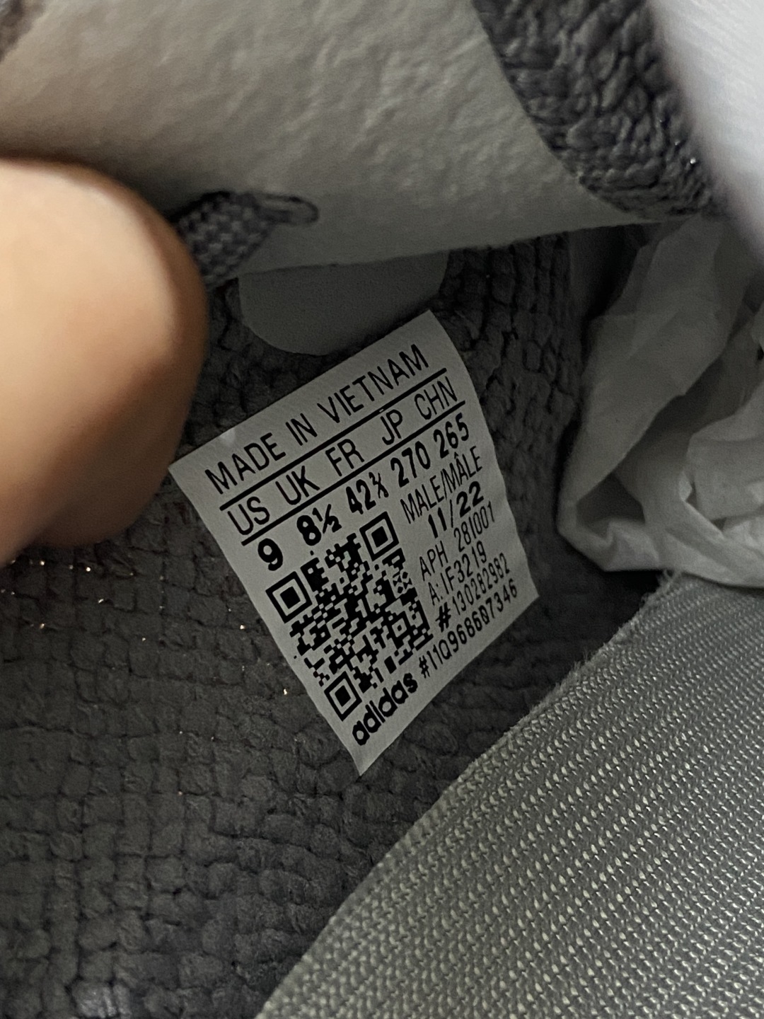 Yeezy烟灰 鞋码36-46

纯原版出品-Yeezy350 V2 烟灰色 IF3219