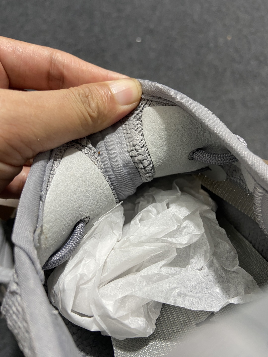 Yeezy烟灰 鞋码36-46

纯原版出品-Yeezy350 V2 烟灰色 IF3219