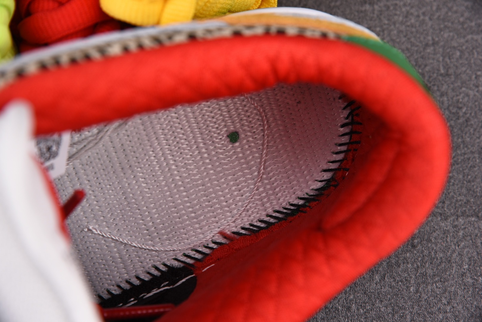 男码补货
Dunk彩色拼接 尺码：36-47.5

纯原版出品-SB Dunk Low What The