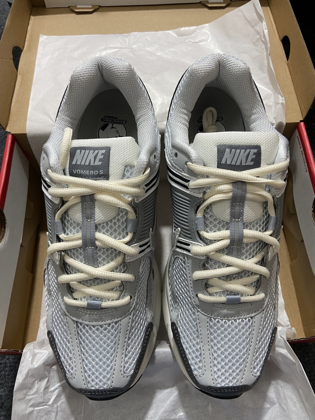 Vomero5 鞋码：36-46

纯原版出品-Air Zoom Vomero 5 米灰 FD9919-