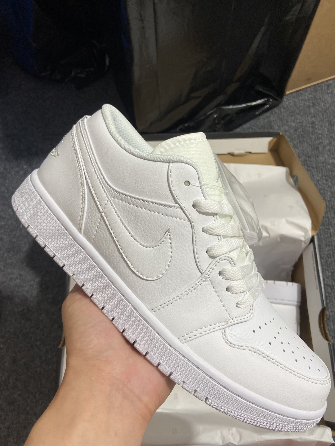 aj1纯白低帮 尺码：35.5-46

Air Jordan 1 AJ1 纯白耐克低帮男女小白鞋 -11