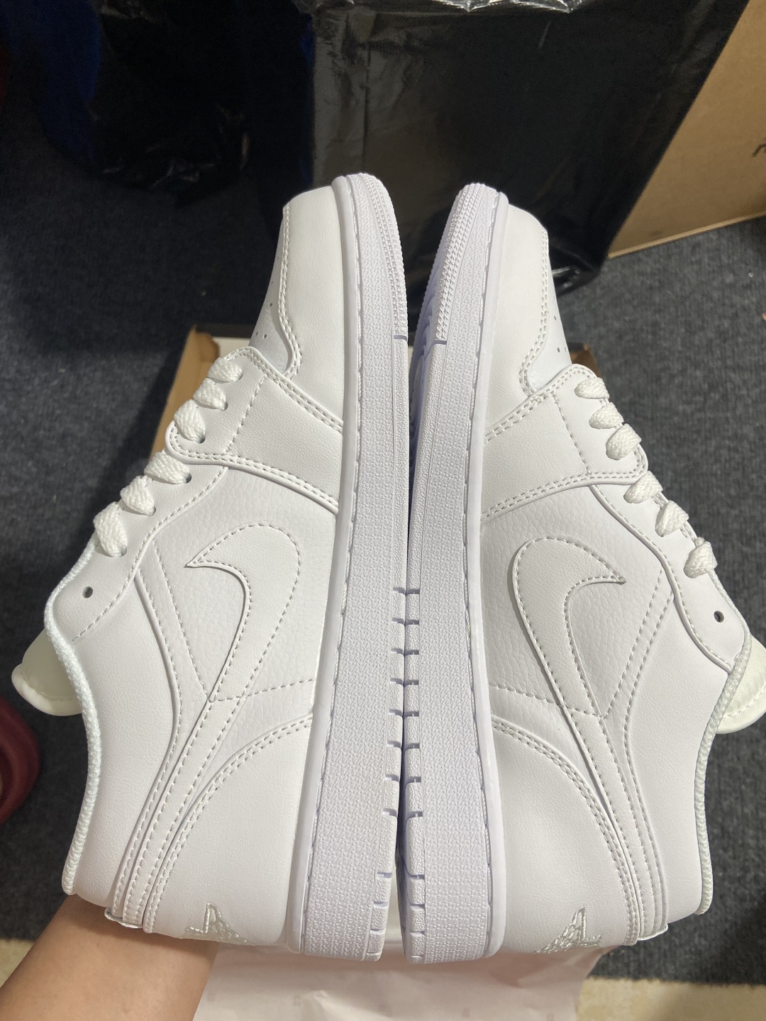 aj1纯白低帮 尺码：35.5-46

Air Jordan 1 AJ1 纯白耐克低帮男女小白鞋 -11