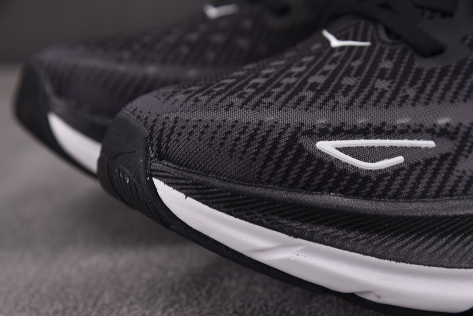 Hoka9 尺码36-45

纯原版出品-Hoka One One Clifton 9 Black Wh