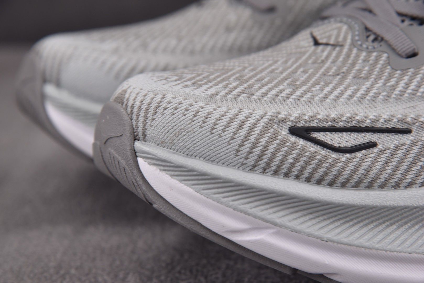 Hoka9 尺码36-45

纯原版出品-Hoka One One Clifton 9 Cloud Wh