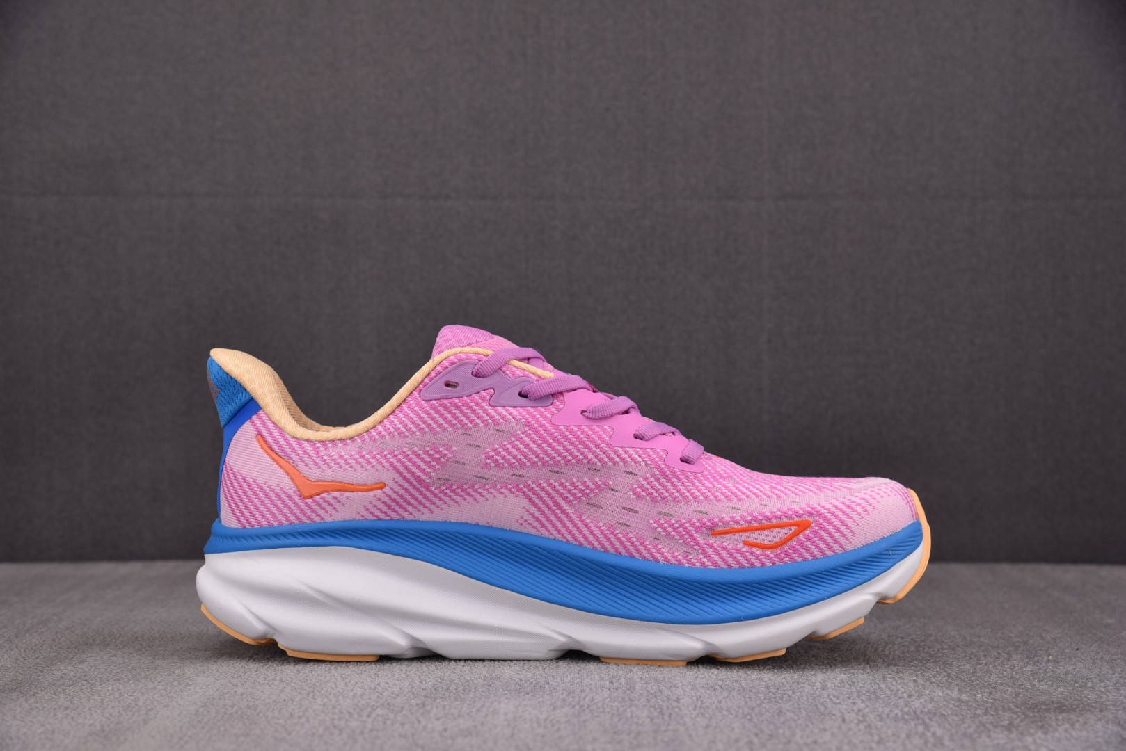 Hoka9 尺码36-45

纯原版出品-Hoka One One Clifton 9 Cyclamen