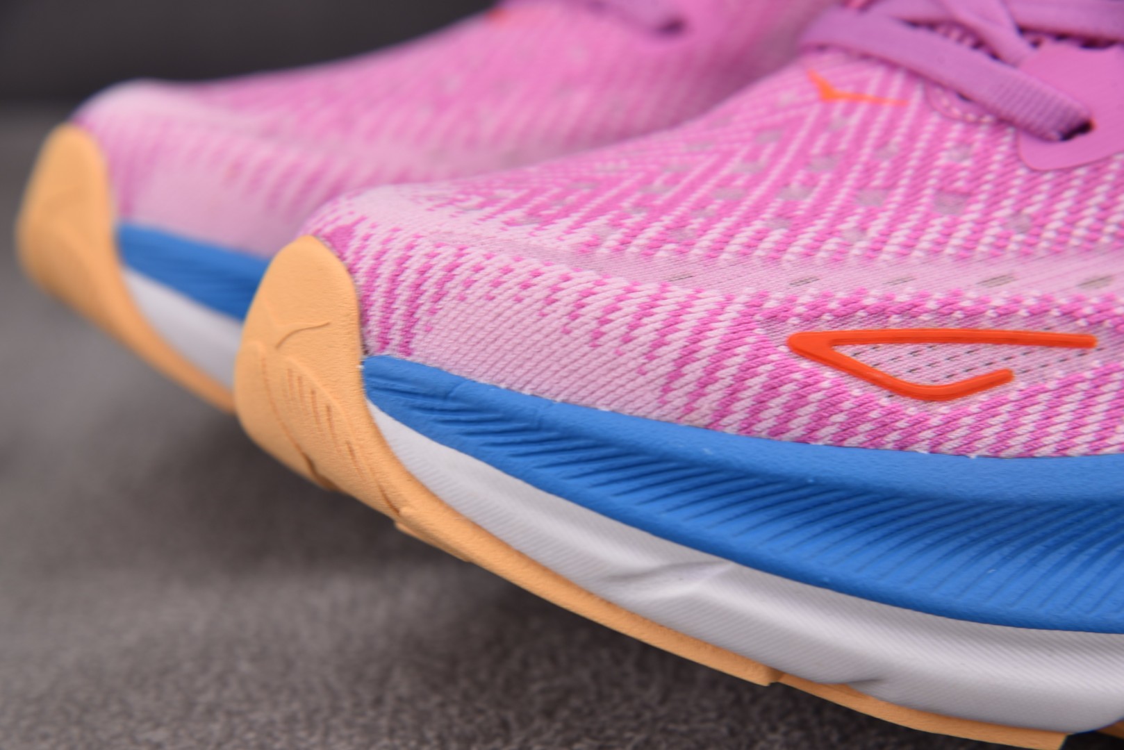 Hoka9 尺码36-45

纯原版出品-Hoka One One Clifton 9 Cyclamen