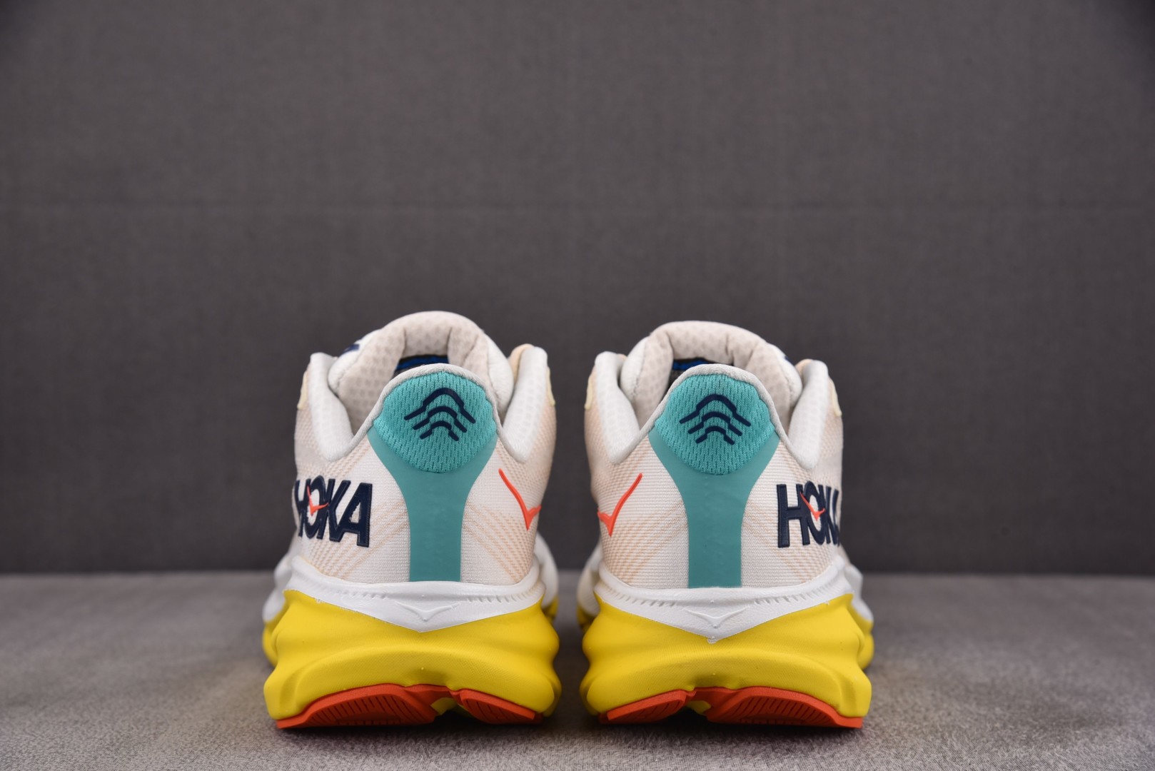Hoka9 尺码36-45

纯原版出品-Hoka One One Clifton 9 Eggnog P