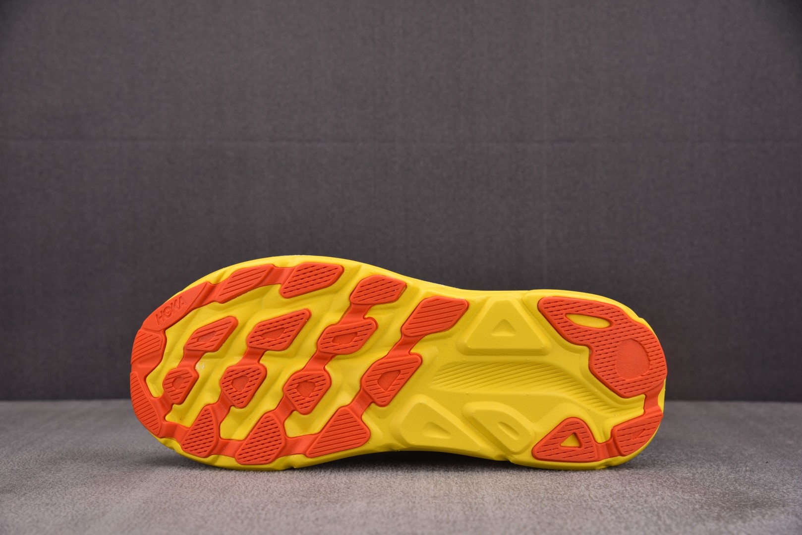 Hoka9 尺码36-45

纯原版出品-Hoka One One Clifton 9 Eggnog P