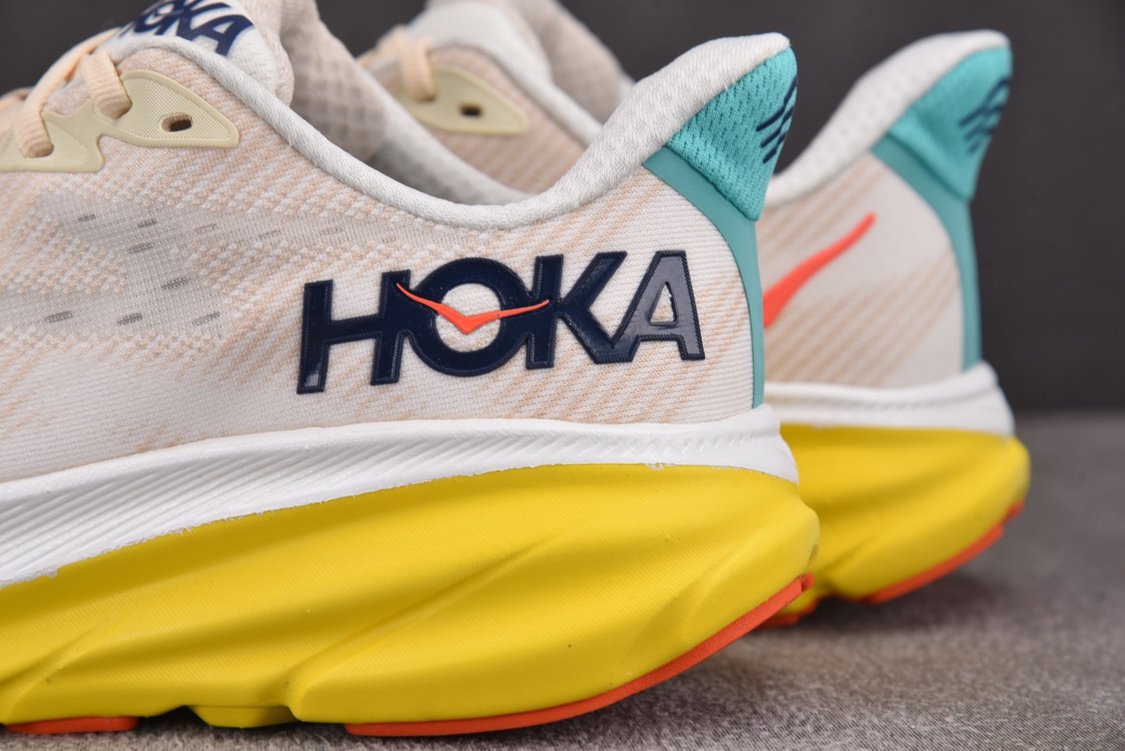 Hoka9 尺码36-45

纯原版出品-Hoka One One Clifton 9 Eggnog P