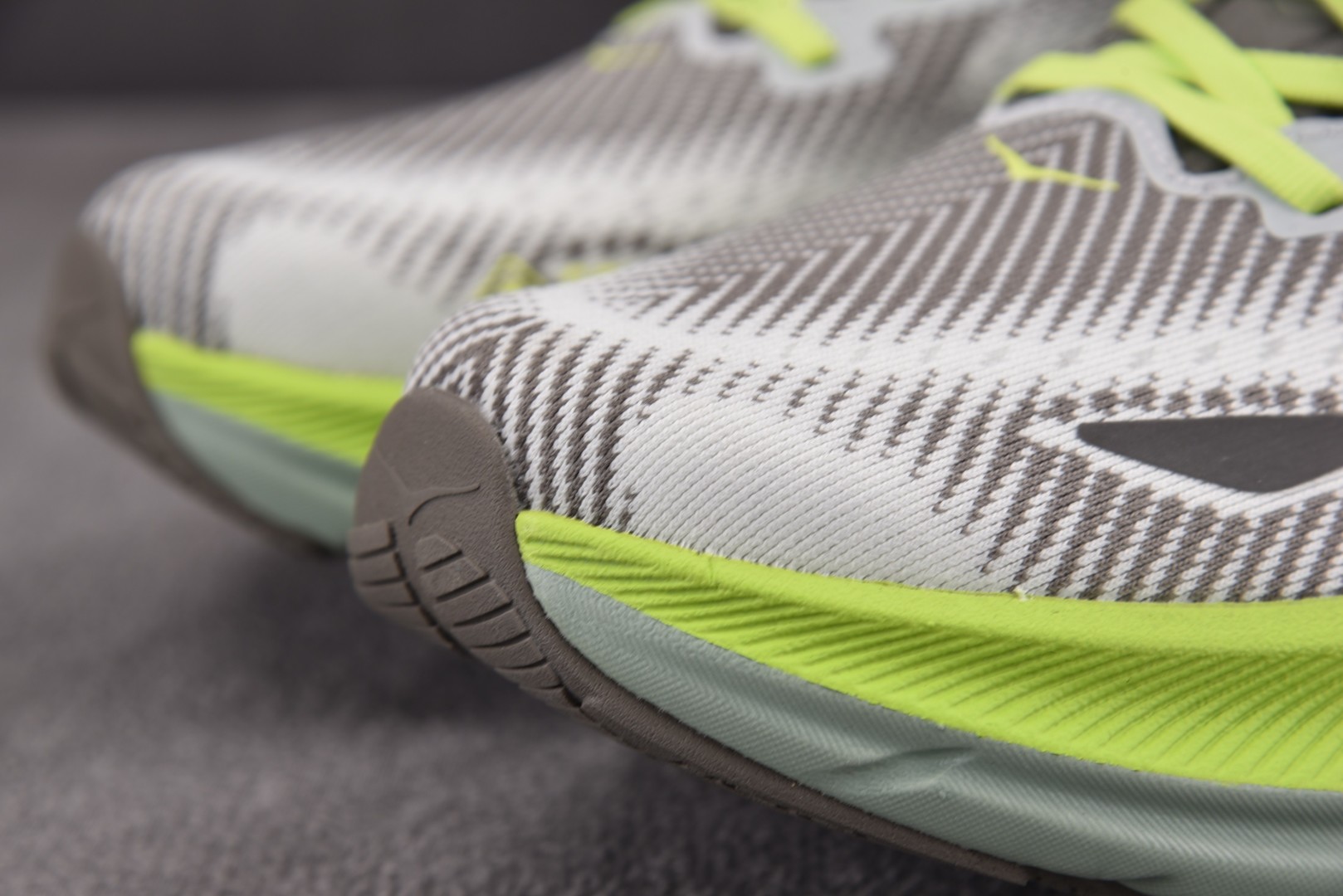 Hoka9 尺码36-45

纯原版出品-Hoka One One Clifton 9 Gore-Tex