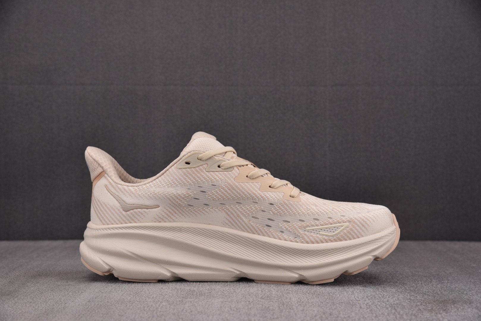 Hoka9 尺码36-45

纯原版出品-Hoka One One Clifton 9 Shifting