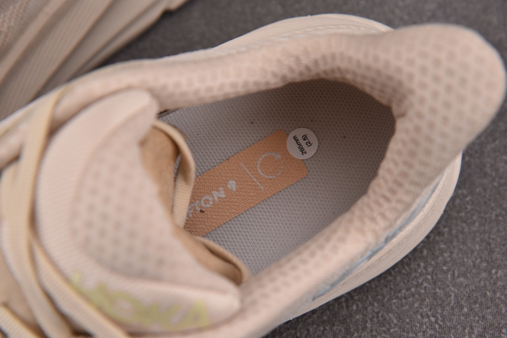 Hoka9 尺码36-45

纯原版出品-Hoka One One Clifton 9 Shifting