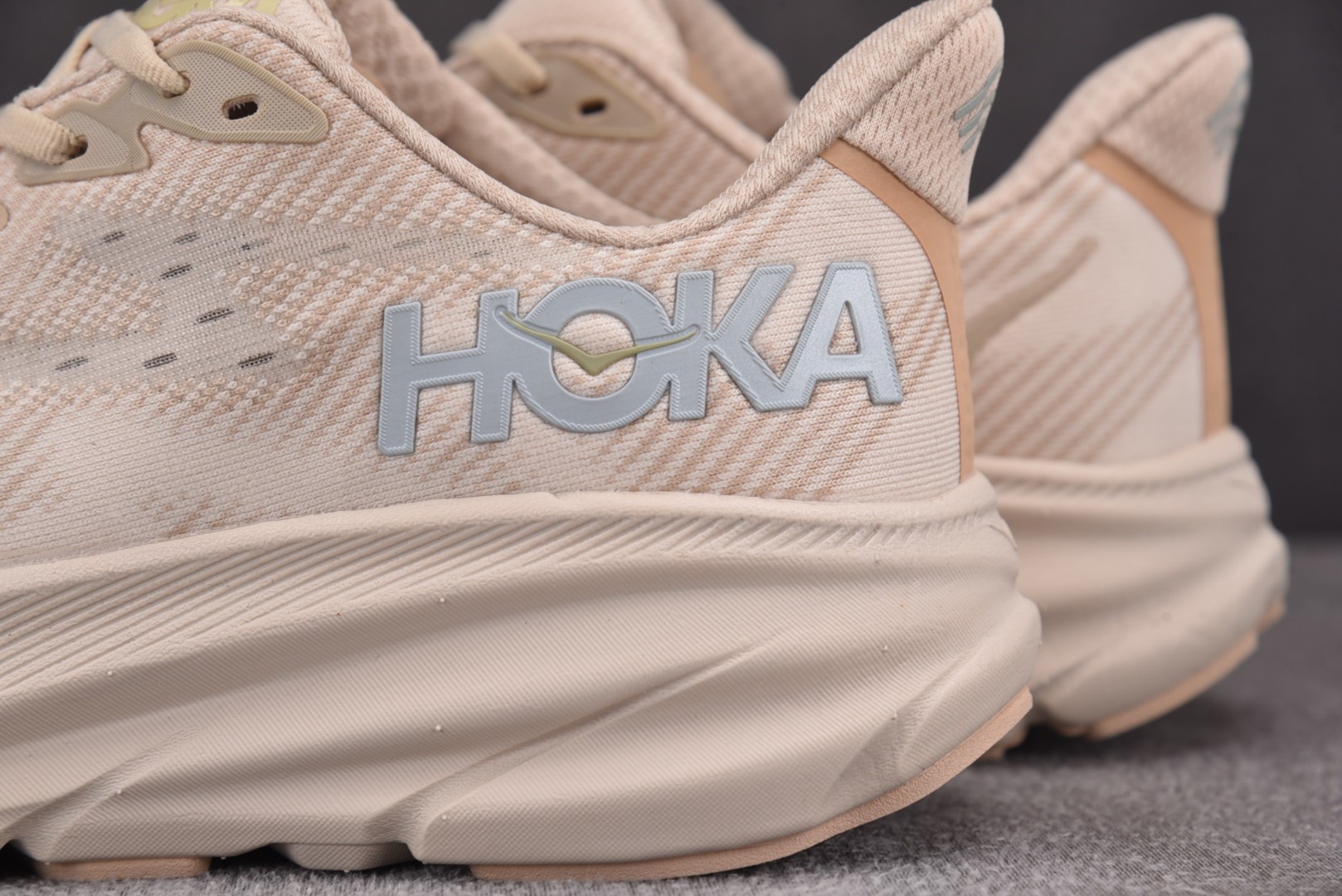 Hoka9 尺码36-45

纯原版出品-Hoka One One Clifton 9 Shifting