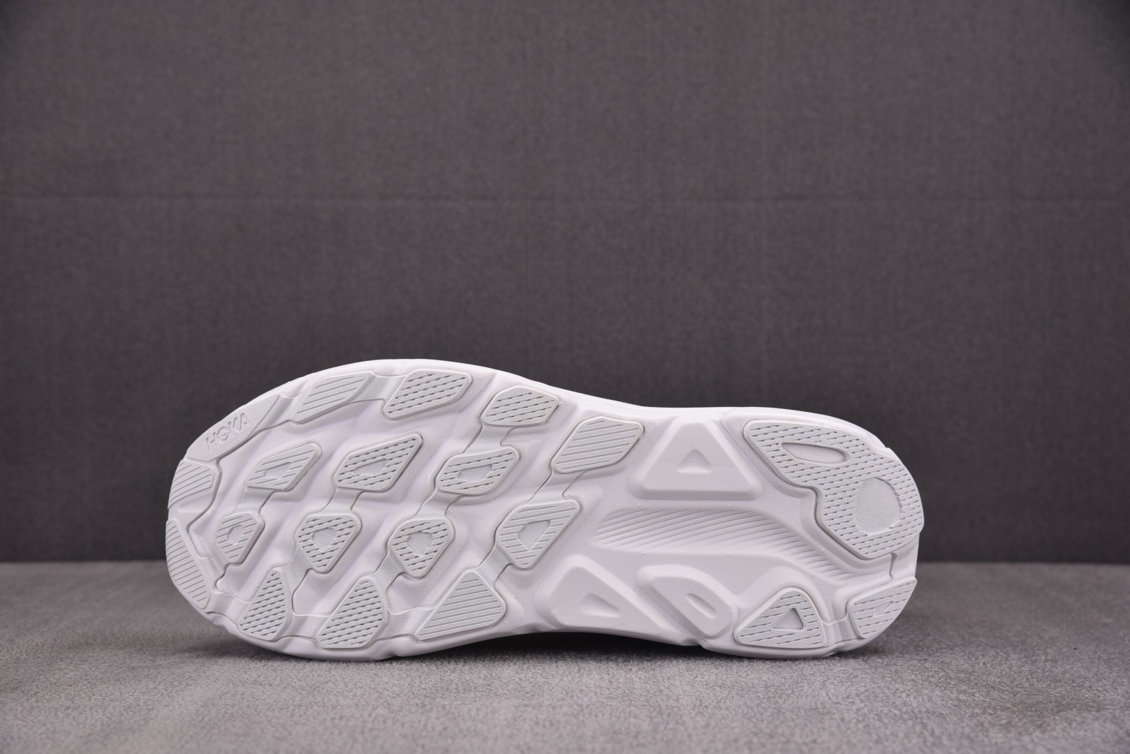 Hoka9 尺码36-45

纯原版出品-Hoka One One Clifton 9 White 白色