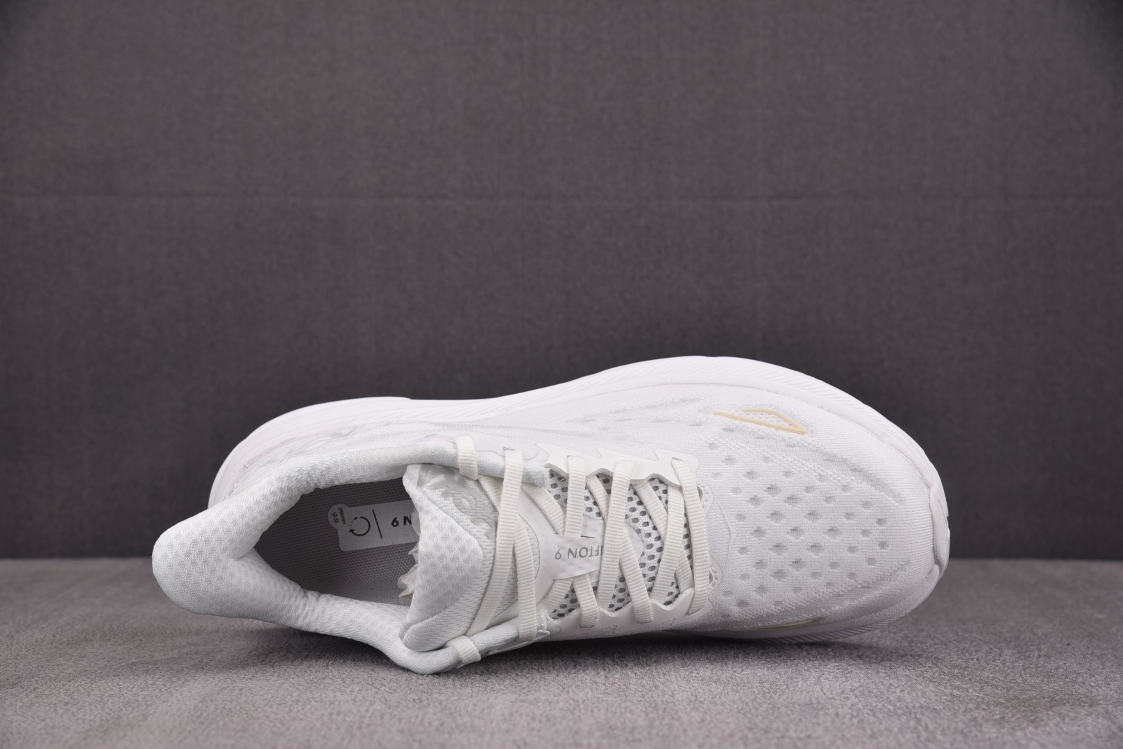 Hoka9 尺码36-45

纯原版出品-Hoka One One Clifton 9 White 白色