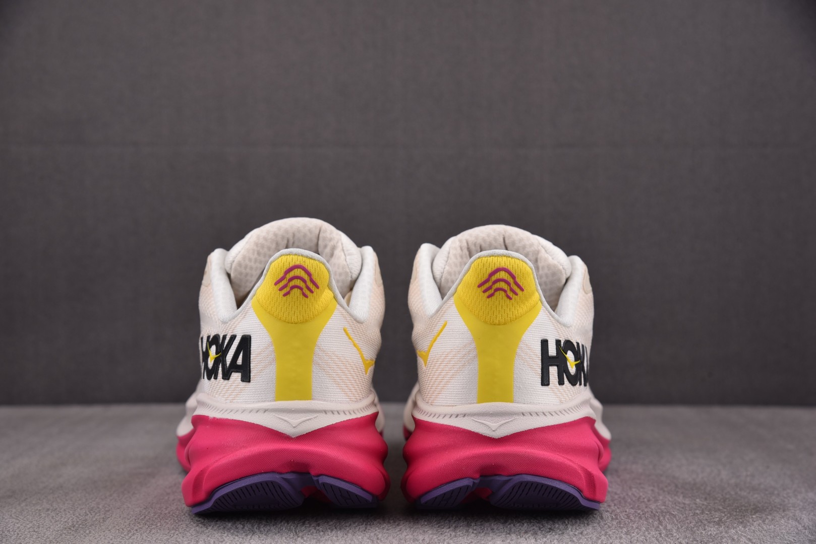Hoka9 尺码36-45

纯原版出品-Hoka One One Clifton 9 米白红 -EBD