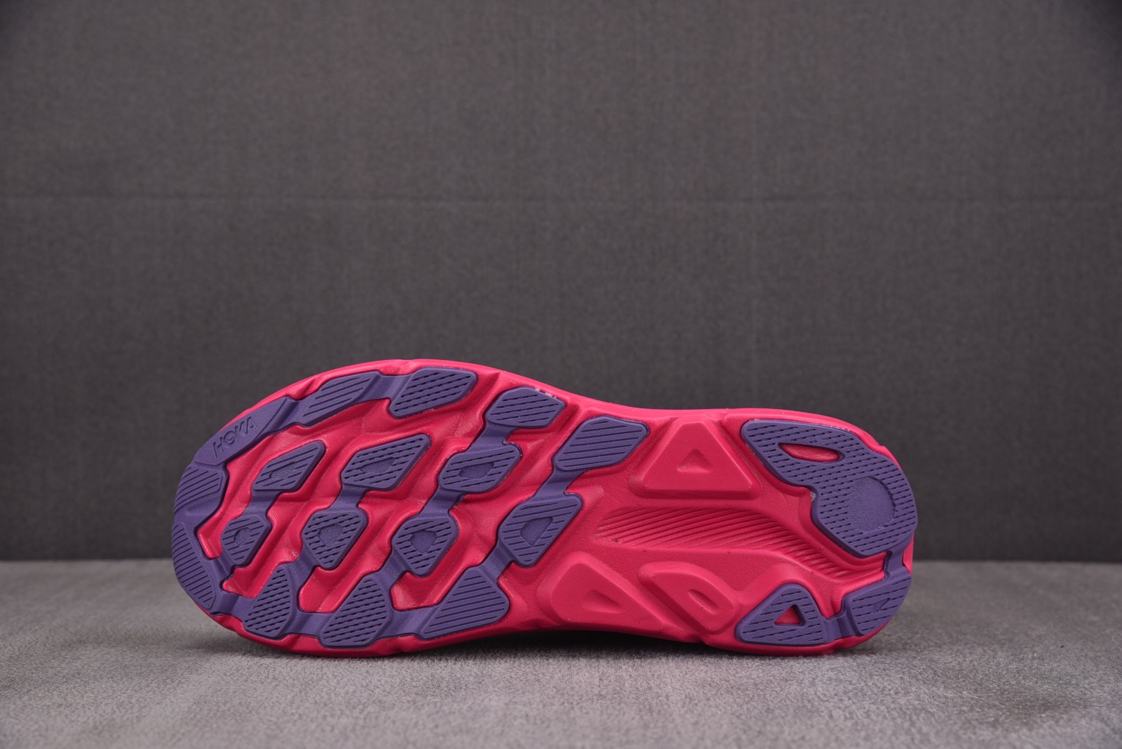 Hoka9 尺码36-45

纯原版出品-Hoka One One Clifton 9 米白红 -EBD
