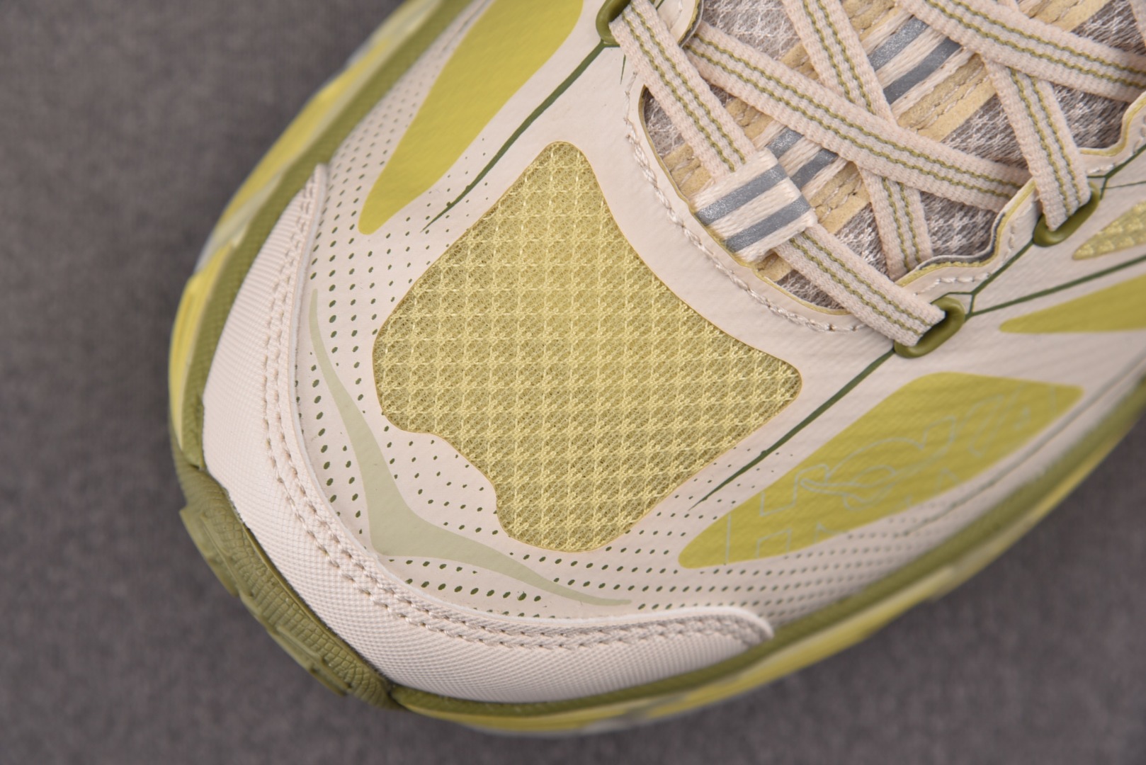 Hoka2 尺码36-45

纯原版出品-Hoka One One Mafate Speed 2 Egg
