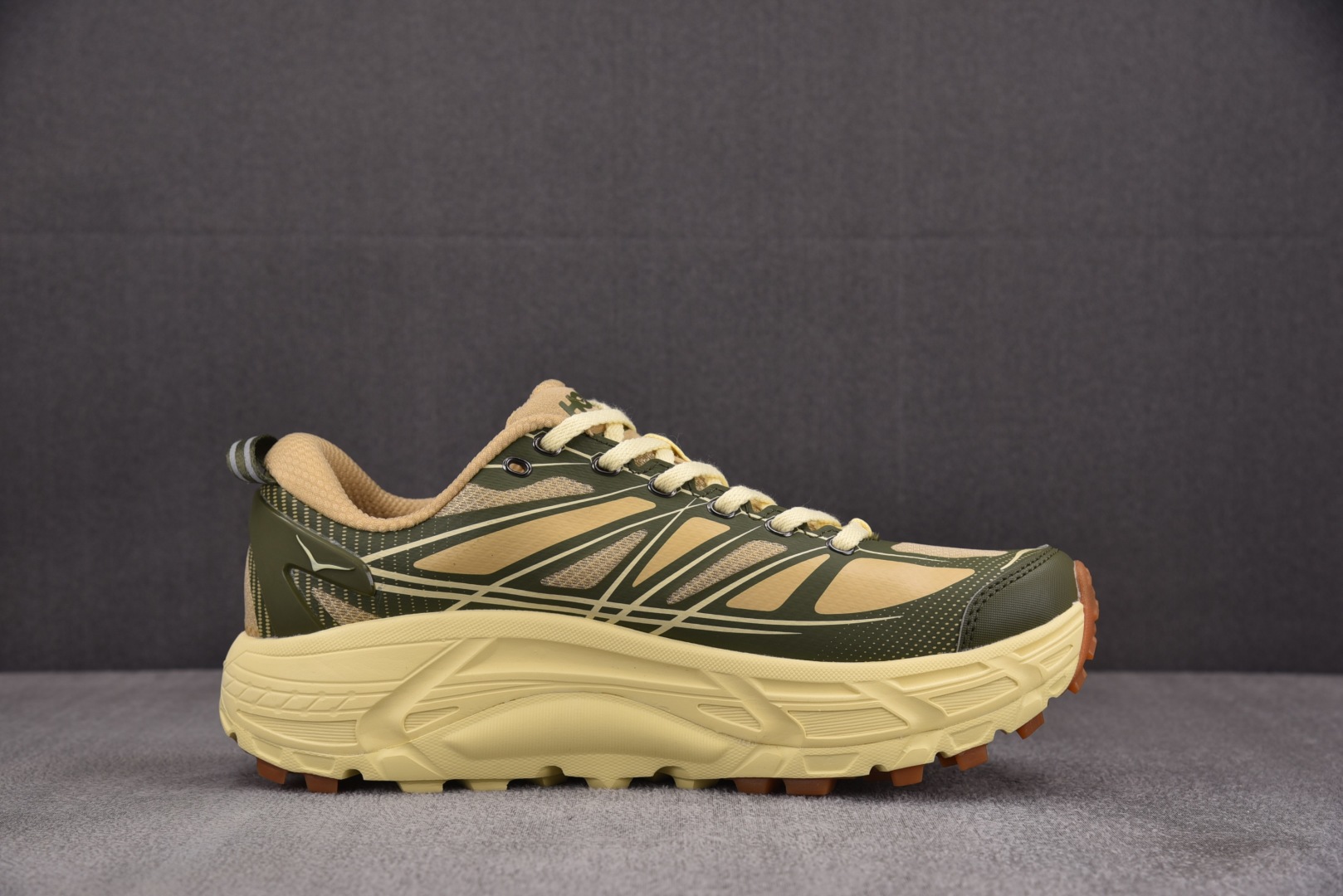 Hoka2 尺码36-45

纯原版出品-Hoka One One Mafate Speed 2 米黄 