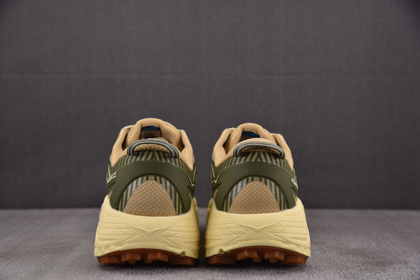 Hoka2 尺码36-45

纯原版出品-Hoka One One Mafate Speed 2 米黄 