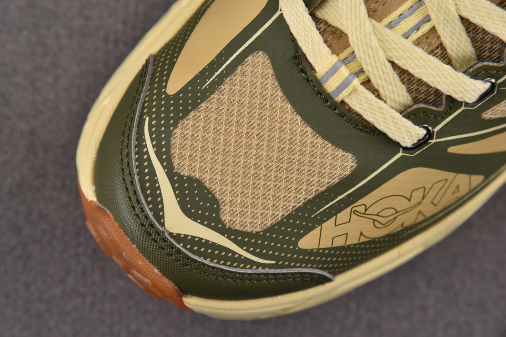 Hoka2 尺码36-45

纯原版出品-Hoka One One Mafate Speed 2 米黄 