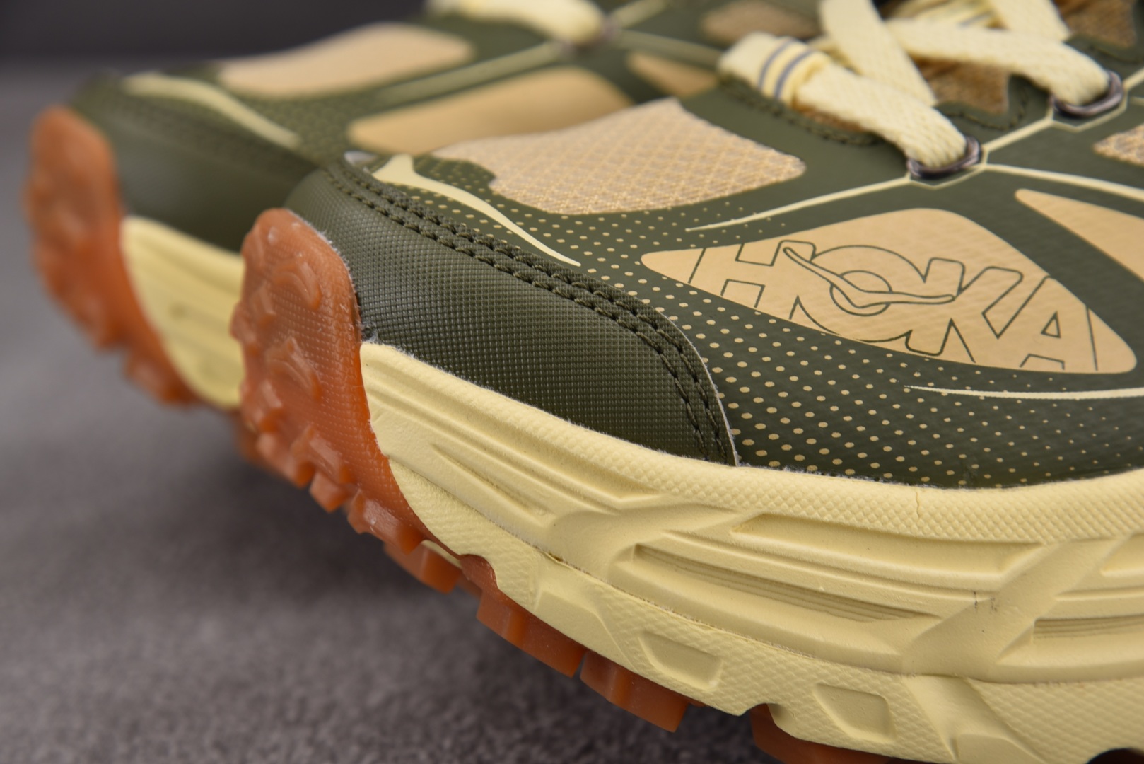 Hoka2 尺码36-45

纯原版出品-Hoka One One Mafate Speed 2 米黄 