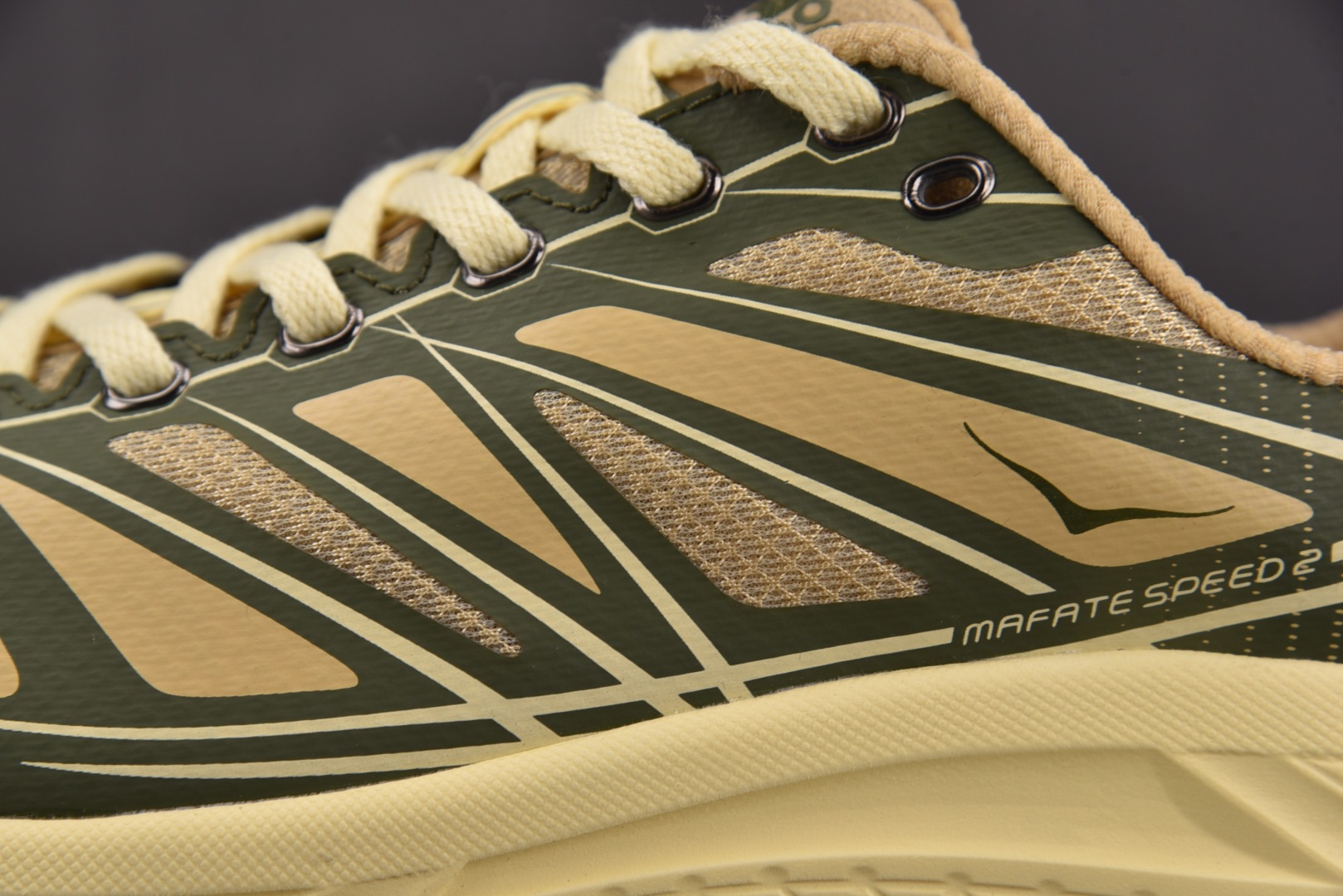 Hoka2 尺码36-45

纯原版出品-Hoka One One Mafate Speed 2 米黄 