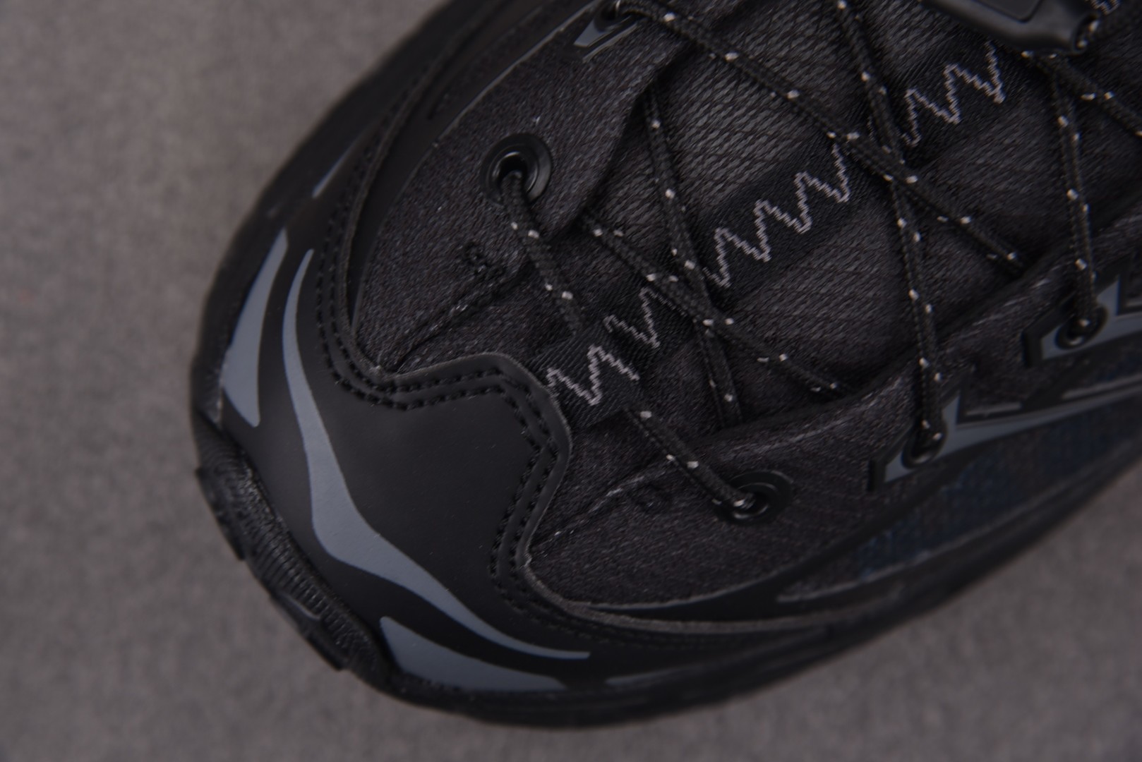 Hoka2 尺码36-45

纯原版出品-Hoka One One Mafate Three2 黑色-B