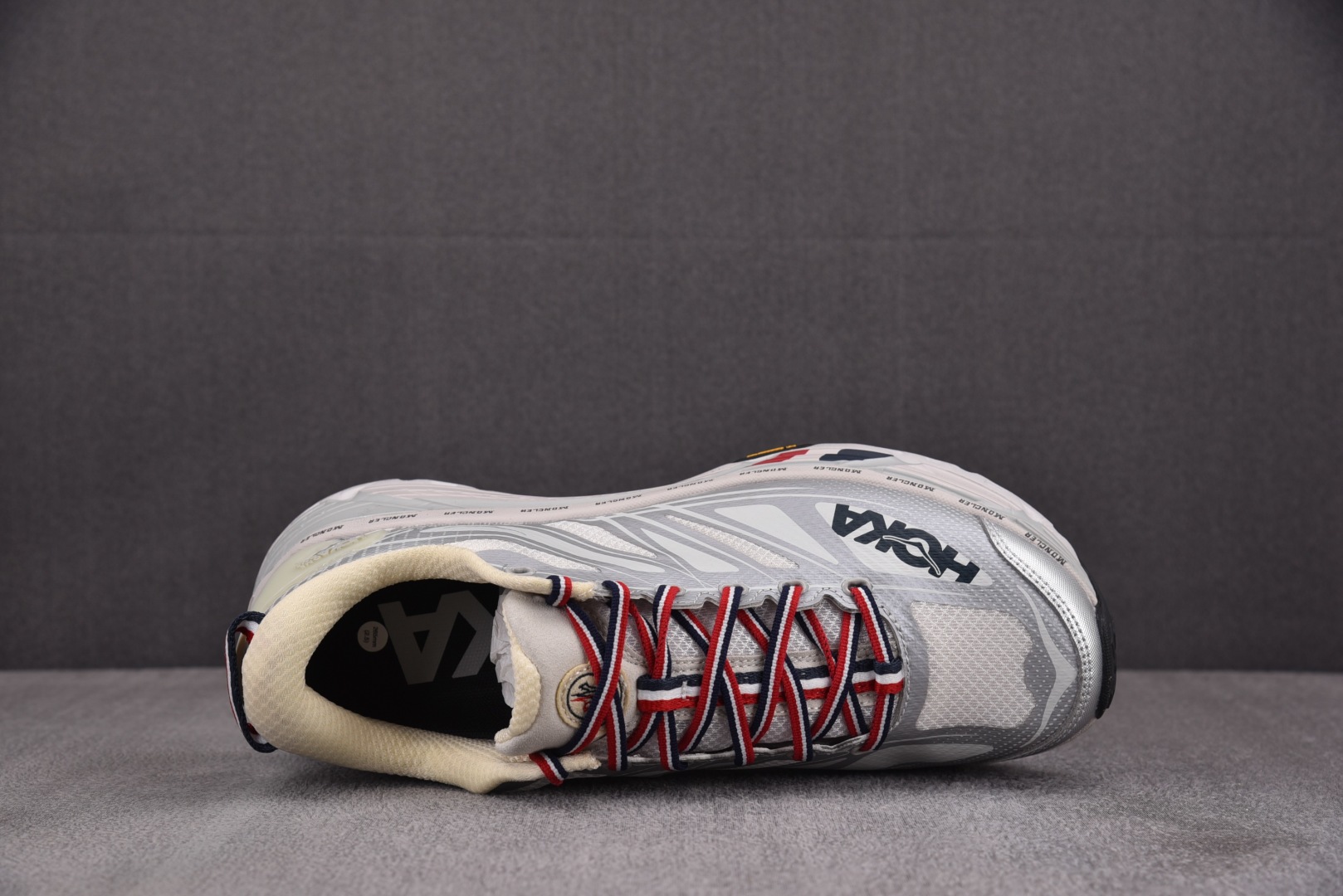 Hoka2 尺码36-45

纯原版出品-Hoka One One Moncler x Mafate S
