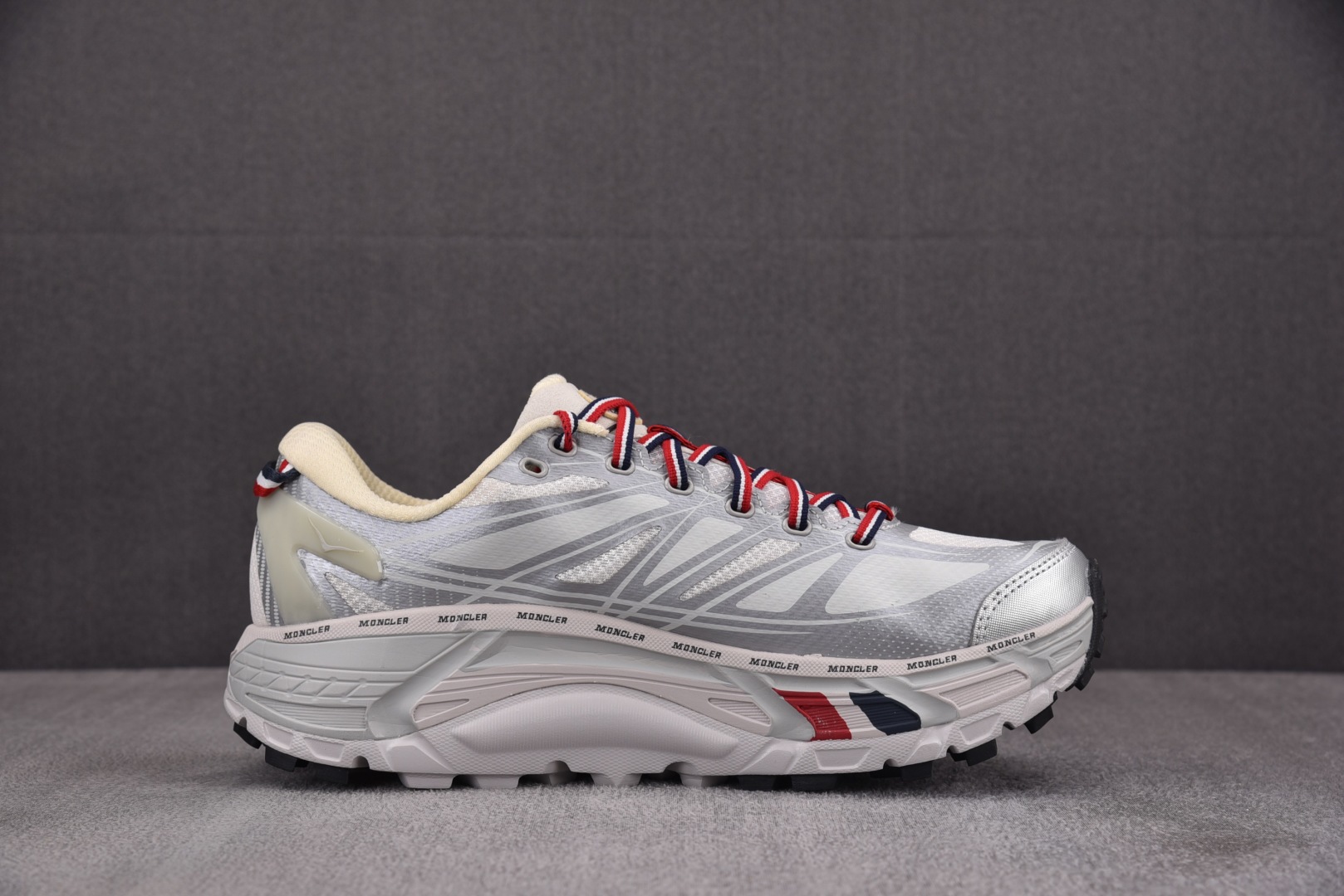 Hoka2 尺码36-45

纯原版出品-Hoka One One Moncler x Mafate S