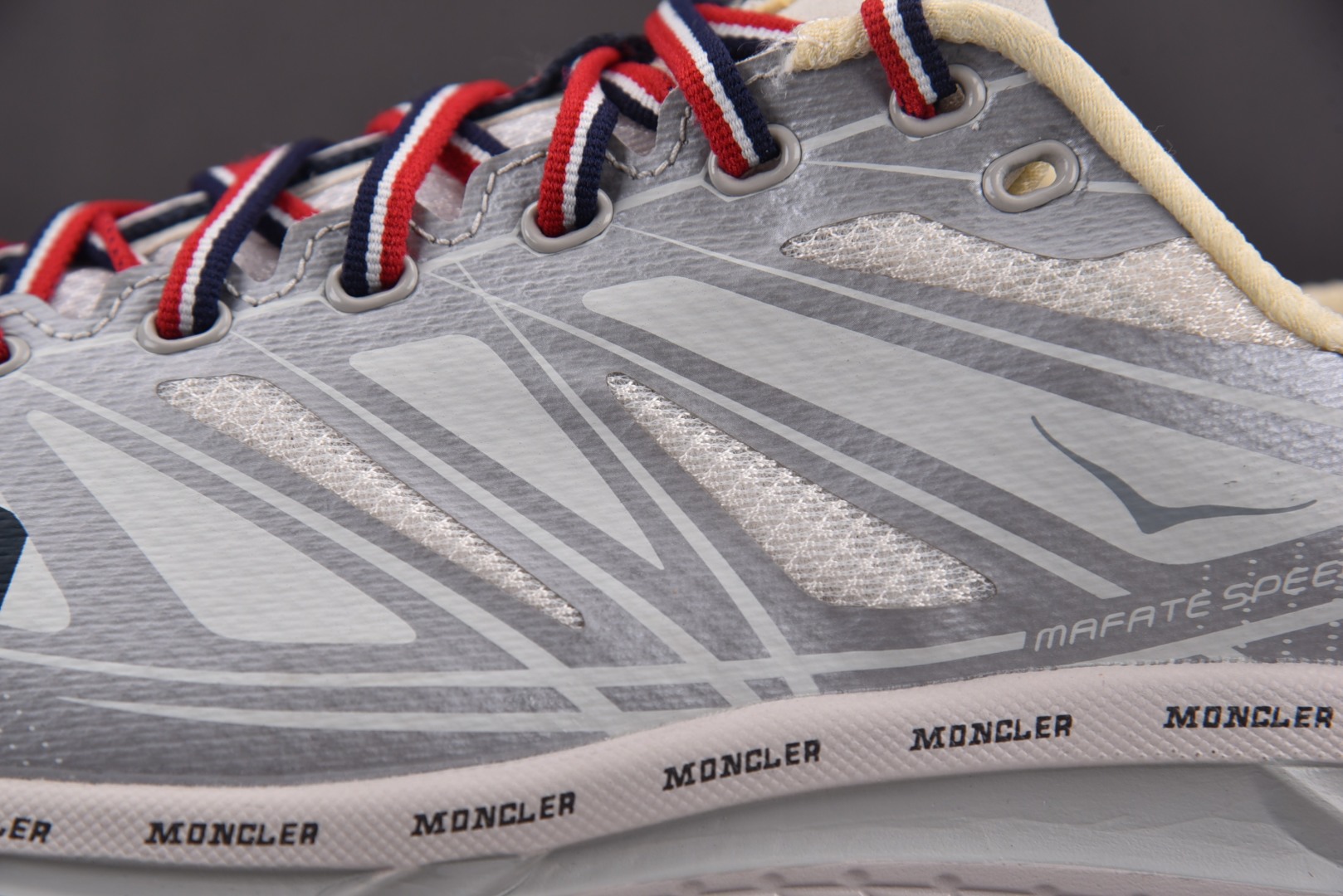 Hoka2 尺码36-45

纯原版出品-Hoka One One Moncler x Mafate S